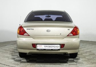 Подержанный автомобиль Kia Spectra Sedan 2007 года (6 фото)
