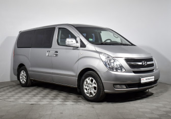 Подержанный автомобиль Hyundai Grand Starex 2010 года (3 фото)