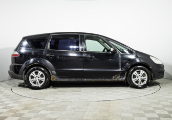 Подержанный автомобиль Ford S-MAX 2006 года (4 фото)