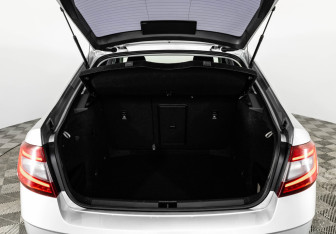 Подержанный автомобиль Skoda Octavia Liftback 2017 года (22 фото)