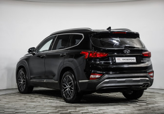 Подержанный автомобиль Hyundai Santa Fe 2018 года (7 фото)
