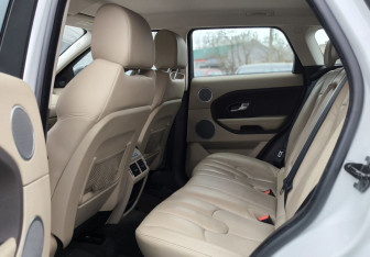 Подержанный автомобиль Land Rover Range Rover Evoque 2015 года (16 фото)