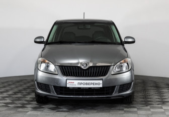 Подержанный автомобиль Skoda Fabia Hatchback 2013 года (2 фото)