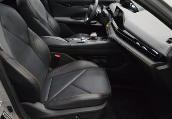 Подержанный автомобиль Changan UNI-V 2023 года (20 фото)