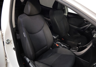 Подержанный автомобиль Hyundai Elantra Sedan 2013 года (17 фото)