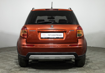 Подержанный автомобиль Suzuki SX4 Hatchback 2010 года (6 фото)