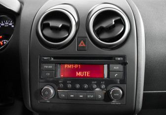 Подержанный автомобиль Nissan Qashqai 2013 года (15 фото)