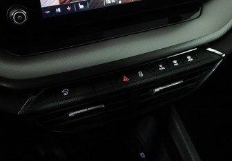 Подержанный автомобиль Skoda Octavia Liftback 2021 года (17 фото)