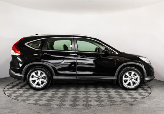 Подержанный автомобиль Honda CR-V 2012 года (4 фото)