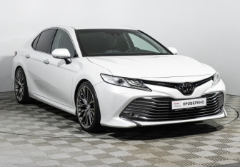 Подержанный автомобиль Toyota Camry Sedan 2018 года (3 фото)