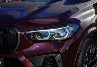 Подержанный автомобиль BMW X5 M 2021 года (11 фото)