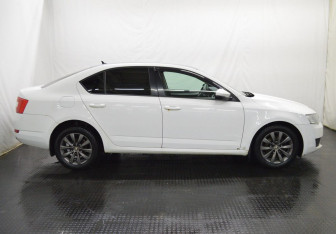 Подержанный автомобиль Skoda Octavia Liftback 2014 года (4 фото)