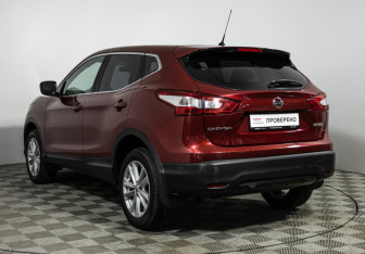 Подержанный автомобиль Nissan Qashqai 2014 года (7 фото)