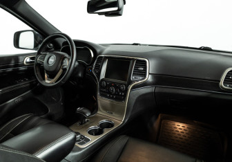 Подержанный автомобиль Jeep Grand Cherokee 2013 года (9 фото)