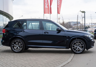 Новый BMW X5 2025 (6 фото)