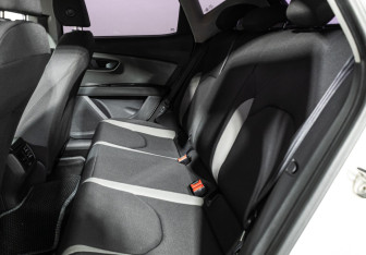 Подержанный автомобиль SEAT Leon Hatchback 2014 года (10 фото)