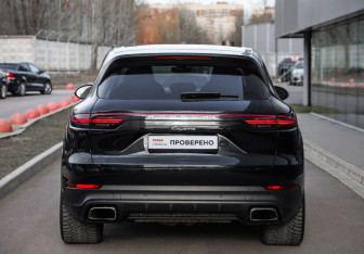 Подержанный автомобиль Porsche Cayenne 2019 года (7 фото)