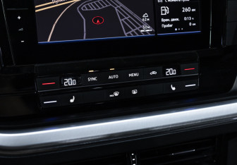 Подержанный автомобиль Volkswagen Touareg 2019 года (34 фото)