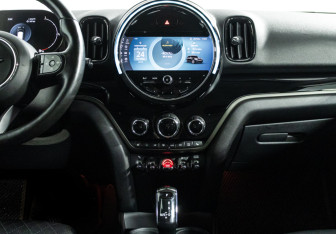 Подержанный автомобиль MINI Countryman 2022 года (14 фото)