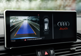 Подержанный автомобиль Audi Q5 2019 года (18 фото)