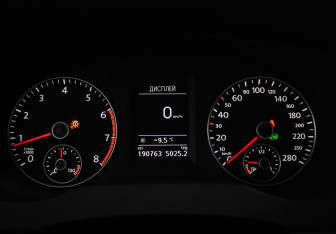 Подержанный автомобиль Volkswagen Jetta Sedan 2012 года (19 фото)