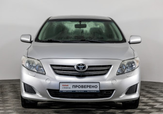 Подержанный автомобиль Toyota Corolla Sedan 2008 года (11 фото)