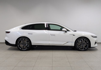 Новый Voyah Passion 2025 (4 фото)