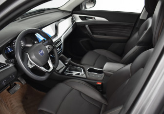 Подержанный автомобиль Changan CS35PLUS 2019 года (9 фото)