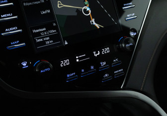 Подержанный автомобиль Toyota Camry Sedan 2019 года (18 фото)