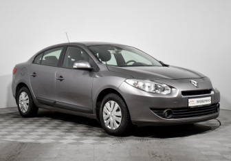 Подержанный автомобиль Renault Fluence 2011 года (3 фото)