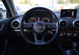 Подержанный автомобиль Audi A3 Sedan 2017 года (10 фото)