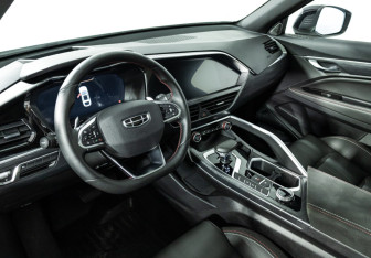 Подержанный автомобиль Geely Tugella 2023 года (11 фото)