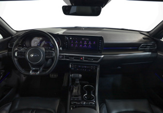 Подержанный автомобиль Kia K5 2021 года (8 фото)