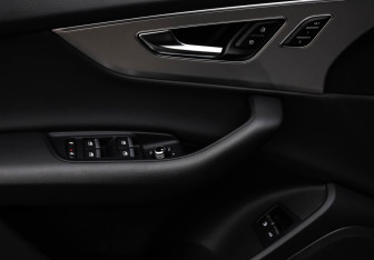 Подержанный автомобиль Audi Q7 2020 года (23 фото)