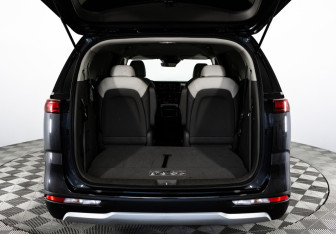 Подержанный автомобиль Kia Carnival 2020 года (28 фото)