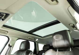 Подержанный автомобиль Land Rover Range Rover Sport 2016 года (15 фото)