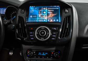 Подержанный автомобиль Ford Focus Hatchback 2012 года (17 фото)