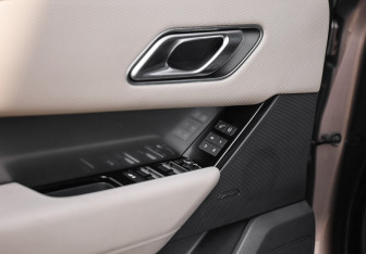 Подержанный автомобиль Land Rover Range Rover Velar 2018 года (25 фото)