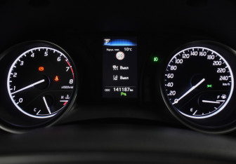 Подержанный автомобиль Toyota Camry Sedan 2019 года (23 фото)