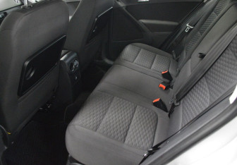 Подержанный автомобиль Volkswagen Tiguan 2011 года (11 фото)