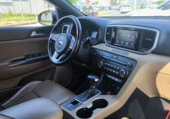 Подержанный автомобиль Kia Sportage 2018 года (10 фото)