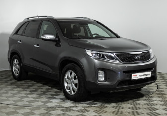 Подержанный автомобиль Kia Sorento 2017 года (3 фото)