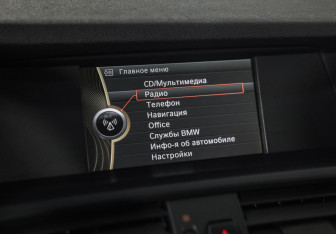 Подержанный автомобиль BMW X3 2012 года (13 фото)