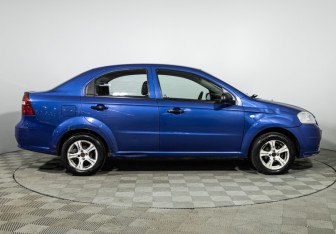 Подержанный автомобиль Chevrolet Aveo Sedan 2010 года (4 фото)