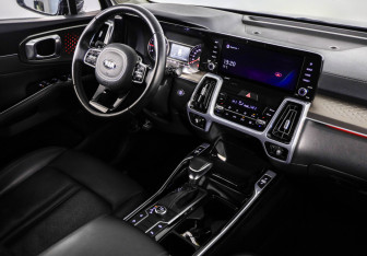 Подержанный автомобиль Kia Sorento 2021 года (9 фото)