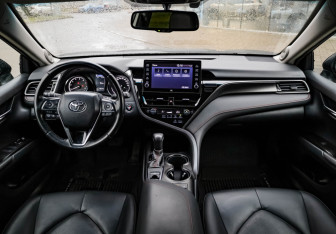 Подержанный автомобиль Toyota Camry Sedan 2021 года (11 фото)