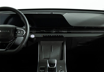 Подержанный автомобиль Omoda C5 2024 года (14 фото)