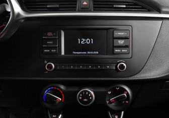 Подержанный автомобиль Kia Rio Hatchback 2021 года (18 фото)