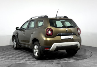 Подержанный автомобиль Renault Duster 2021 года (7 фото)