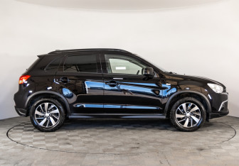 Подержанный автомобиль Mitsubishi ASX 2019 года (4 фото)